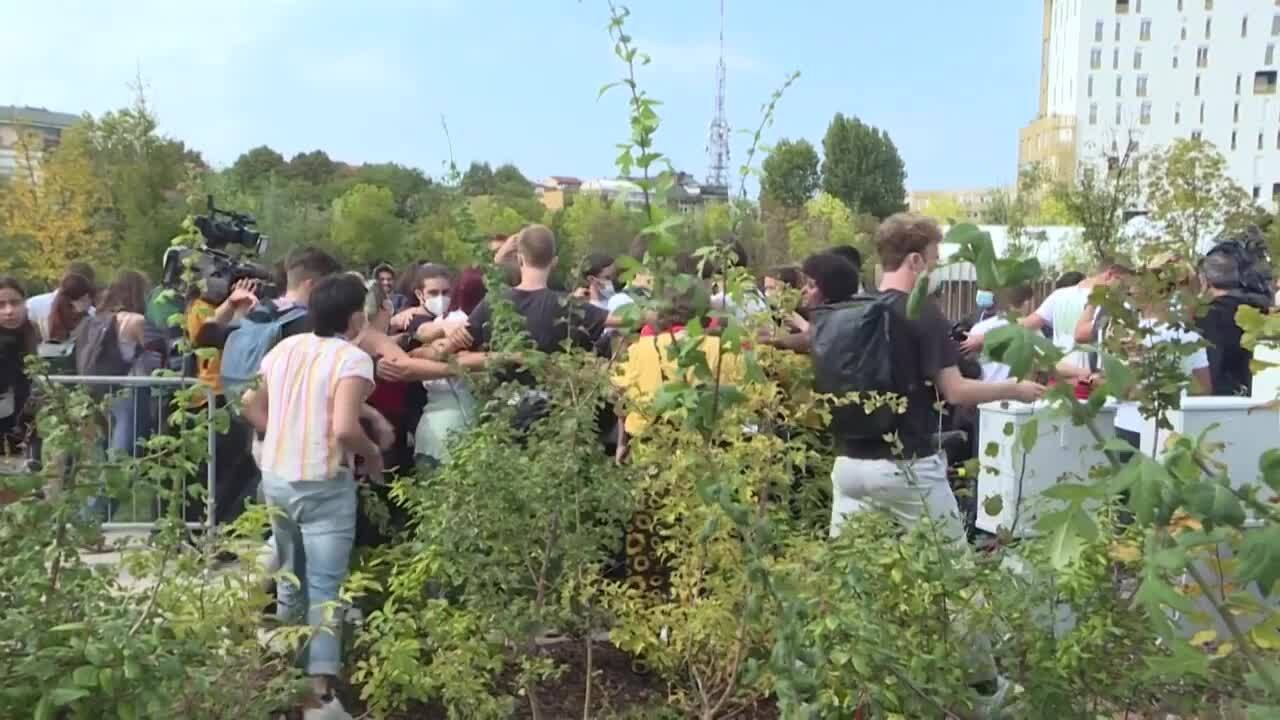 "Il est temps": les jeunes veulent leur mot à dire pour sauver la planète