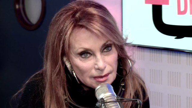 VOICI - Julie Piétri, au bord des larmes, se confie sur sa fille