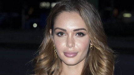 VOICI Nabilla Nue Dans Un Bain Moussant, Elle Fait Grimper La Température