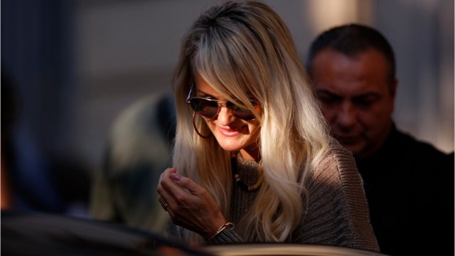 VOICI - Laeticia Hallyday à Saint-Barthélemy : son nouvel hommage poignant à Johnny