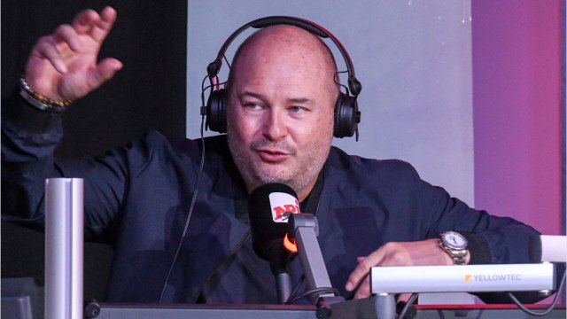 VOICI Cauet raconte comment il a appris la mort de sa mère à seulement 10 ans