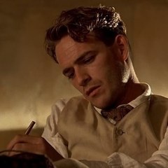 VOICI // 5 INFOS LUKE PERRY (1)