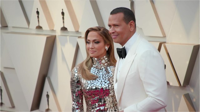 VOICI Jennifer Lopez trompée par Alex Rodriguez ? Ces révélations qui risquent de ruiner leurs fiançailles