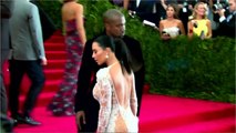 Voici - Kim Kardashian à moitié nue : sa technique ultra sexy pour demander conseil à ses fans