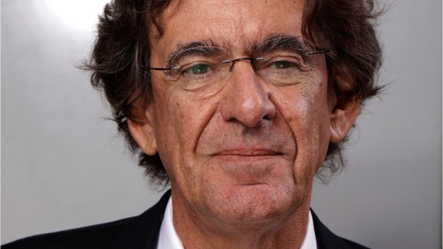 GALA VIDEO - « Ils veulent confiner Brigitte Macron, François Hollande, ils sont malades , Luc Ferry très énervé sur LCI