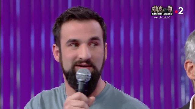 VOICI - VIDEO N’oubliez pas les paroles : Nagui se moque d’un candidat en plein moment de solitude