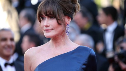 VOICI - Carla Bruni : Pour la fête des mères, sa fille la traite comme une reine