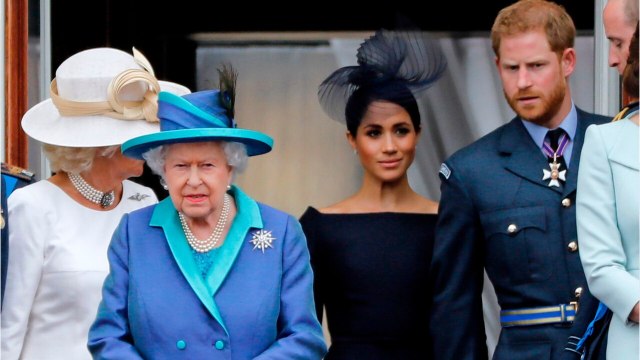 GALA VIDEO - Le prince Harry a laissé quelque chose pour la reine avant de foncer retrouver Meghan et Archie