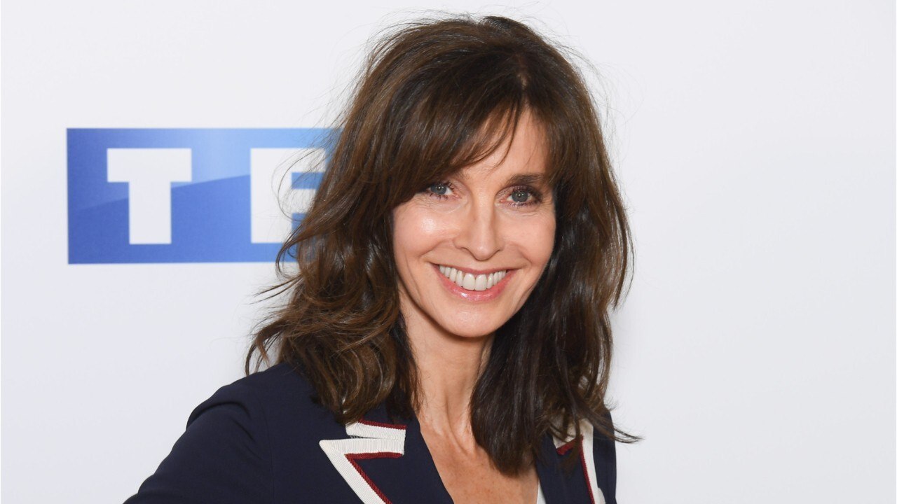 GALA VIDEO - Inceste : Anne Parillaud révèle l’horreur subie dans sa famille