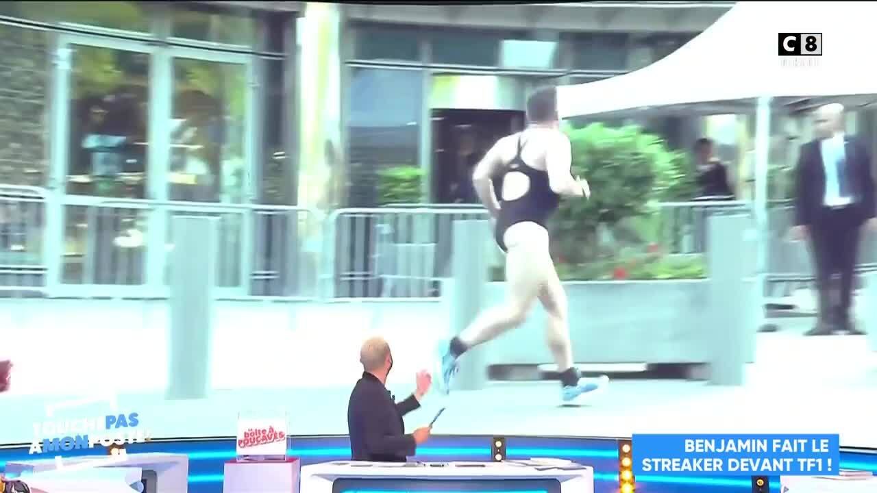 VIDÉO TPMP   Benjamin Castaldi défile presque nu devant TF1 et provoque l'hilarité de Cyril Hanouna