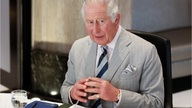 GALA VIDEO - Comment le prince Charles se prépare à succéder à Elizabeth II : Son règne sera un règne de transition