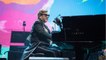 VOICI Elton John reçu par Emmanuel Macron à l'Élysée : le combat du chanteur révélé
