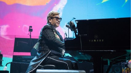 VOICI Elton John reçu par Emmanuel Macron à l'Élysée : le combat du chanteur révélé