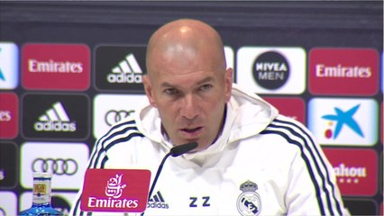 Voici - Zinedine Zidane : son frère Farid est mort
