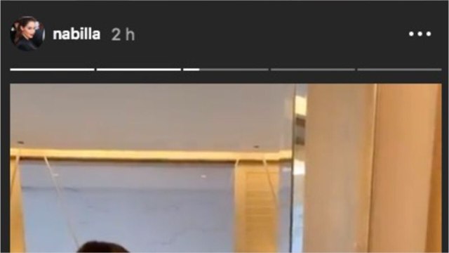 VOICI Nabilla enceinte : en bikini, elle dévoile (encore) son baby bump