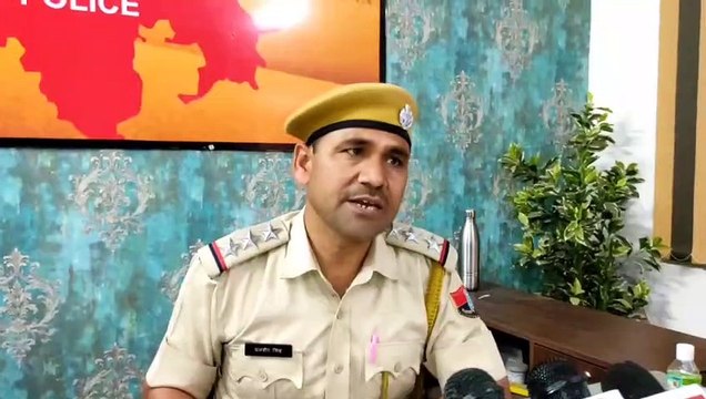 छह संदिग्ध से 4 लाख कीमत के 11 मोबाइल फोन जब्त