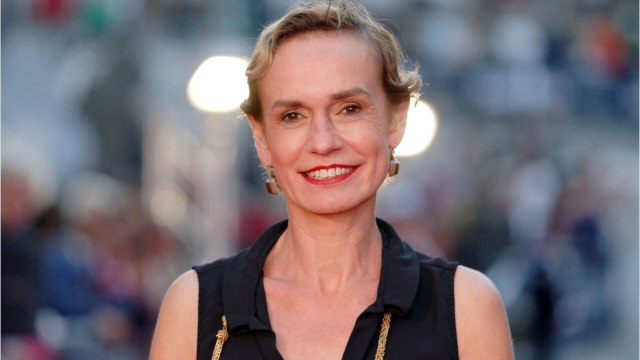 Sandrine Bonnaire raconte en détails les effroyables violences conjugales dont elle a été victime