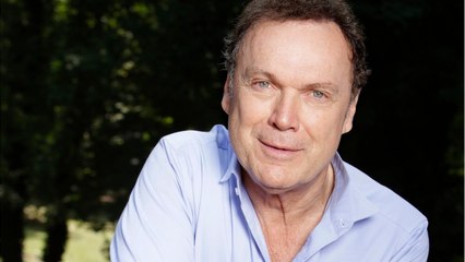 VOICI - Julien Lepers : souffrant et confiné, il donne de ses nouvelles