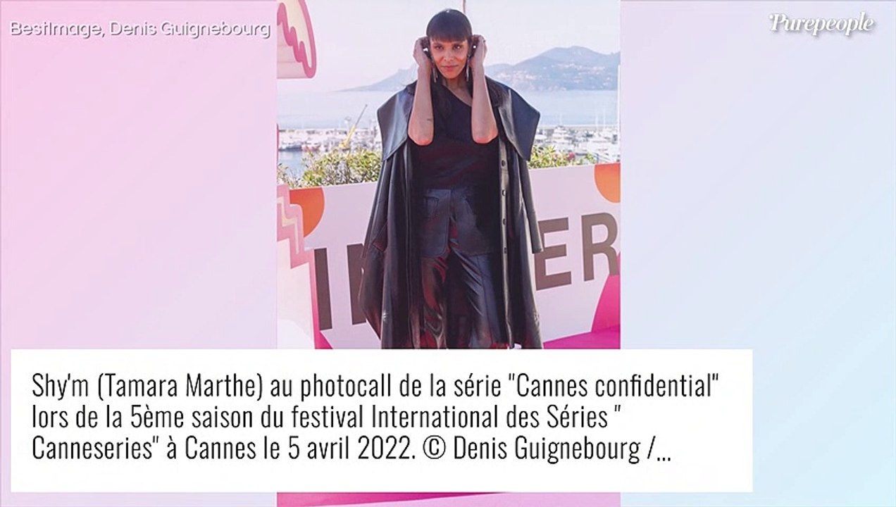 Shy'm : Epaule dénudée et look original face à Lucie Lucas, divine en petite robe noire