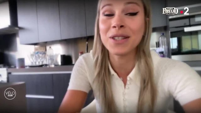 VOICI - Tour de France : Marion Rousse réagit depuis chez elle à la victoire de Julian Alaphilippe