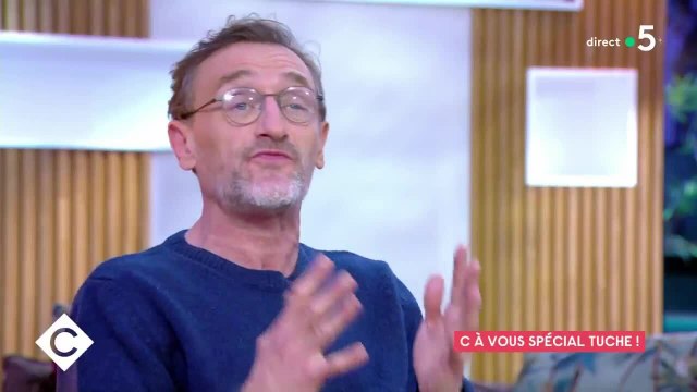 VOICI - C à vous : Anne-Elisabeth Lemoine : ce petit couac en direct qui a amusé Isabelle Nanty