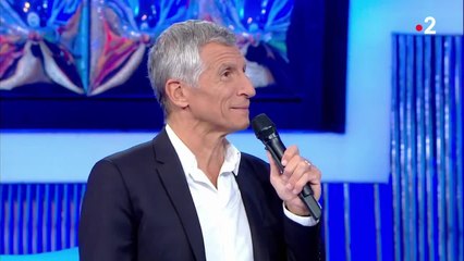 VOICI - N'oubliez pas les paroles : un candidat sous le charme d'un sportif, il apprend le grec pour lui plaire