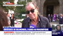 VOICI - Obsèques de Jean-Paul Belmondo : les larmes d'Alain Delon devant la cercueil de son ami