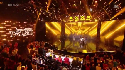 VOICI - La France a un incroyabe talent : Inès Reg attribue son Golden buzzer