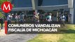 Comuneros de Arantepacua causan destrozos en la Fiscalía de Michoacán