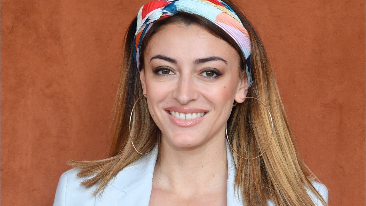 FEMME ACTUELLE - Rachel Trapani en string dévoile son fessier et fait passer un message