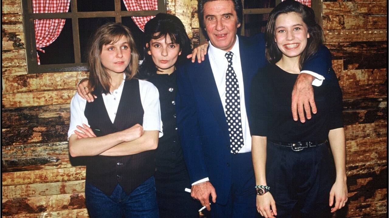 FEMME ACTUELLE - Gilbert Bécaud : les restes retrouvés après un incendie seraient ceux de sa fille Anne