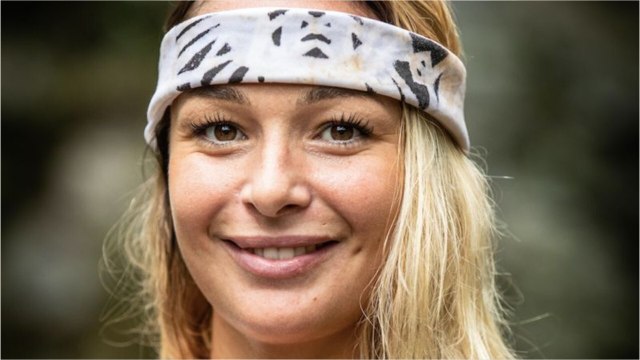 FEMME ACTUELLE - Koh-Lanta 2019 : Cindy prend à pleines mains les seins de Clo… la photo improbable !