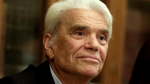 FEMME ACTUELLE - Bernard Tapie, trop affaibli par son cancer : son procès est reporté