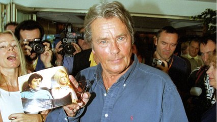 FEMME ACTUELLE - Alain Delon : son frère Jean-François fait de rares confidences sur leur enfance