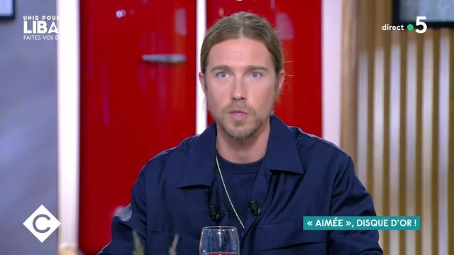 FEMME ACTUELLE - C à Vous : Julien Doré s'en prend à Roselyne Bachelot et dénonce sa condescendance envers Clara Luciani