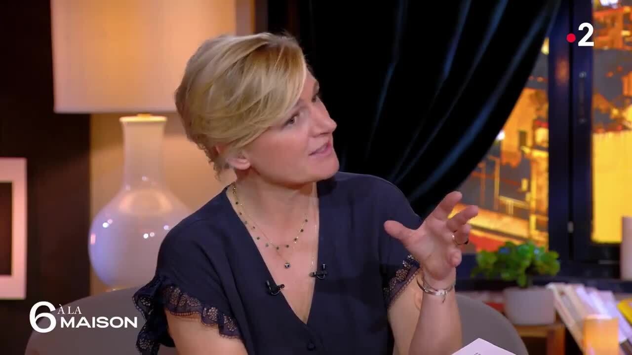 FEMME ACTUELLE - Hélène de Fougerolles : son astuce "pas très classe" pour protéger sa fille autiste Shana