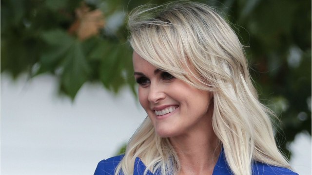 FEMME ACTUELLE - Laeticia Hallyday, séparée de Pascal Balland : son coup de foudre pour Jalil Lespert raconté par Bernard Montiel