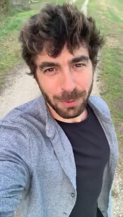 Agustin Galiana ("Ici tout commence") : vivez une journée de folie avec l'acteur grâce au Le Pass Télé-Loisirs