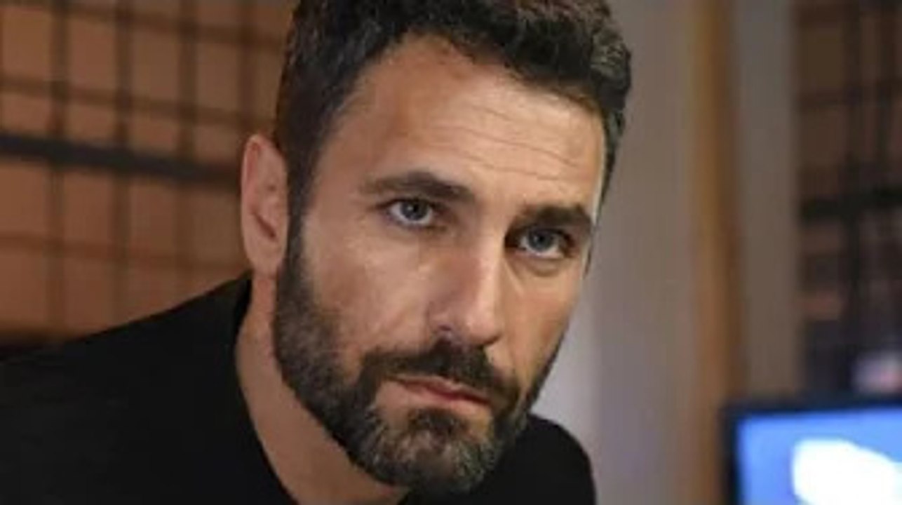 Don Matteo, Raoul Bova svela un retroscena sul suo personaggio: "Ha un passato importante" Mentre è