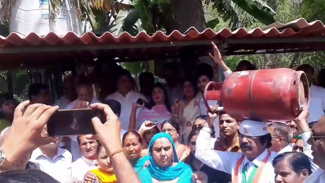 -कांग्रेस पार्टी का बढ़ती महंगाई को लेकर कलक्ट्रेट पर विरोध-प्रदर्शन