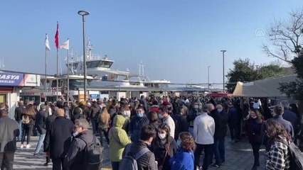 İstanbul'da sis nedeniyle vapur seferlerinde aksamalar yaşanıyor