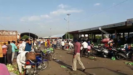 ट्रांसपोर्ट सेक्टर की मांग, पेट्रोल-डीजल पर टैक्स घटाए सरकार