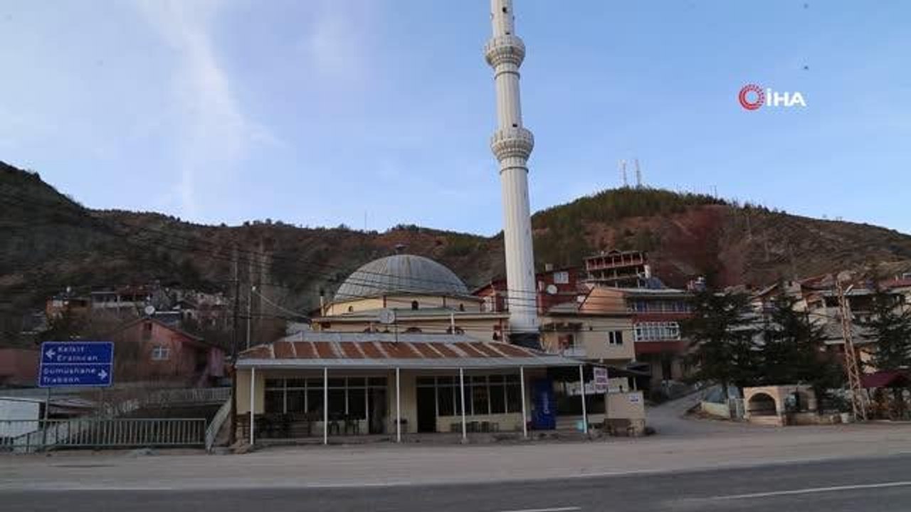 Gümüşhane'de hayırlı gelenek: Aşçı tutan köylüler 18 yıldır yoldan geçenlere iftar veriyor