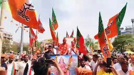 VIDEO : जयपुर की सड़कों पर कुछ इस तरह निकली भाजपा की शोभायात्रा