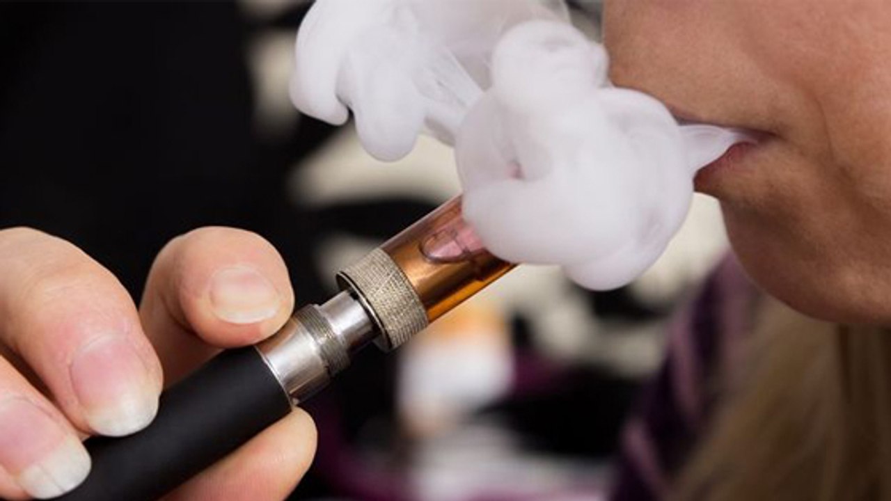 "J'étais en feu" : la jambe de cet homme brûlé au second degré à cause de sa cigarette électronique
