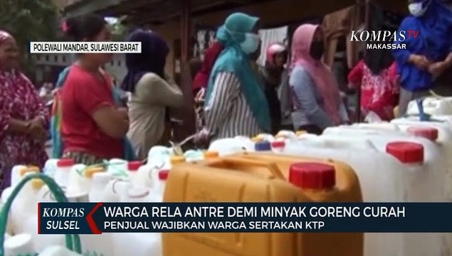 Warga Rela Antre Demi Minyak Goreng Curah