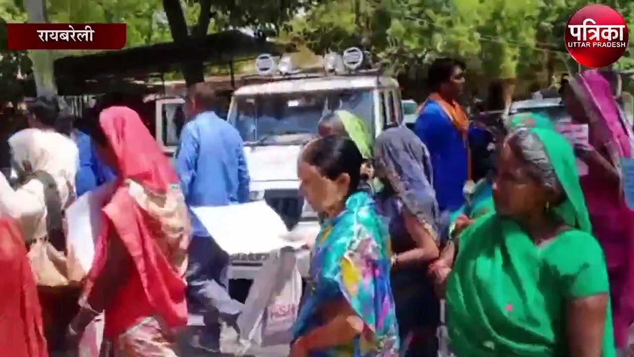 ऑल इंडिया सेंट्रल काउंसिल ऑफ ट्रेड यूनियन ने डीएम को सौंपा ज्ञापन