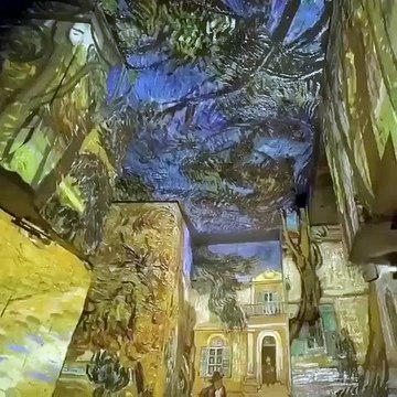 Van Gogh'un eserlerinin sergilendiği Paris'in ilk dijital sanat müzesi L’Atelier des Lumières