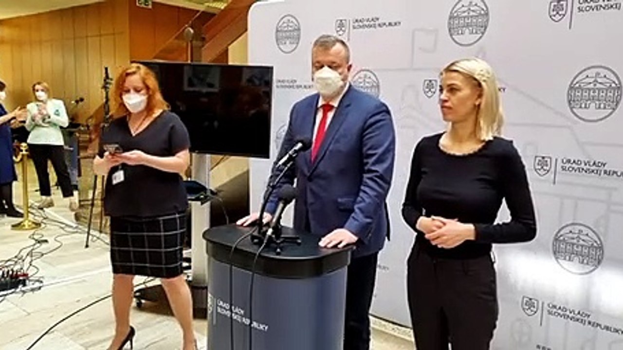 ZÁZNAM: Vláda: Seniori by mohli dostávať rodičovský dôchodok