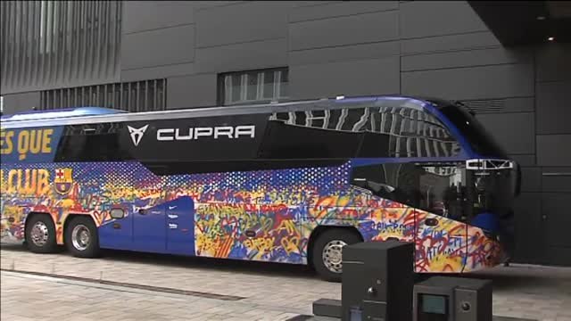 El Barça ya está en Frankfurt con la baja de última hora de Memphis Depay